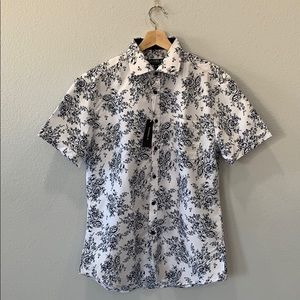 Men’s button down collard shirt